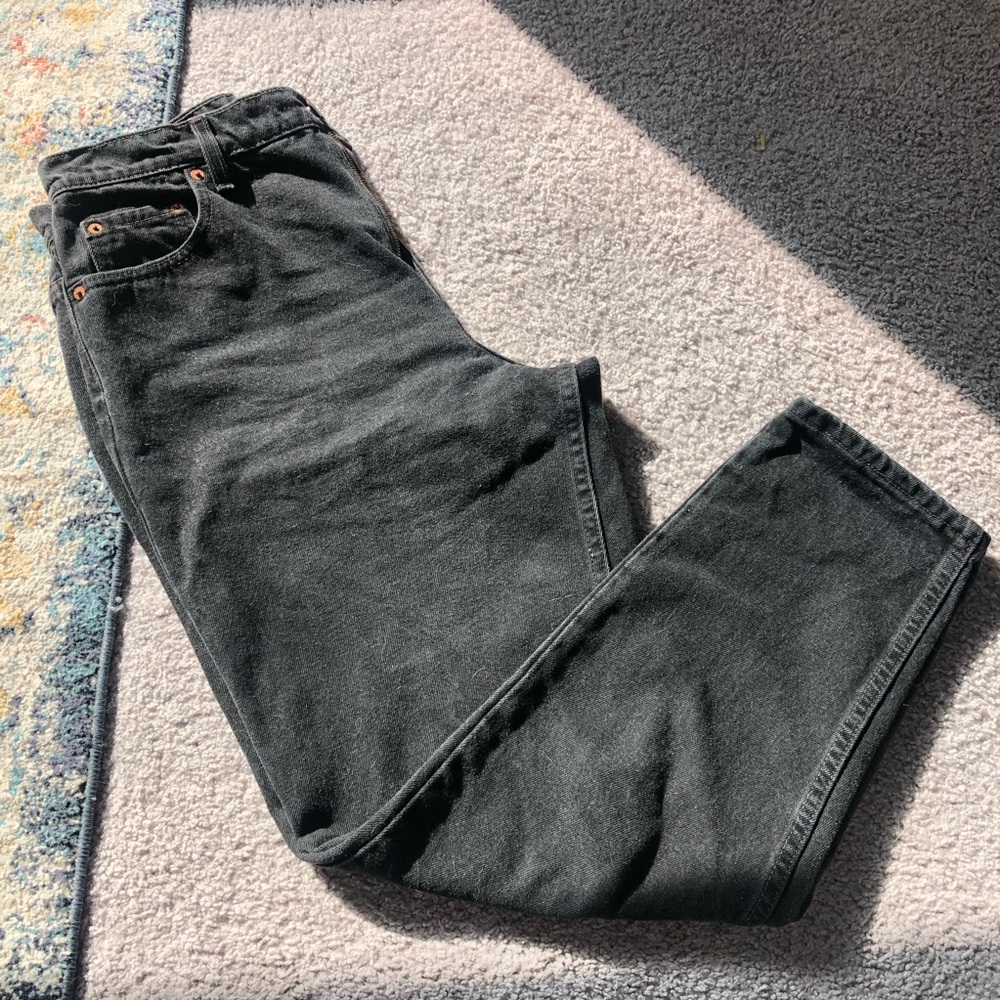 Women’s LEVI vintage black jeans